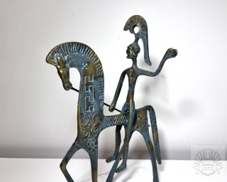 Figurka jeździec "Hippeis" Starożytna Grecja- mosiądz patynowany