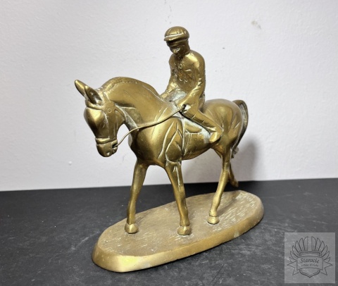 Figurka mosiądz- dżokej (jockey), jeździec na koniu