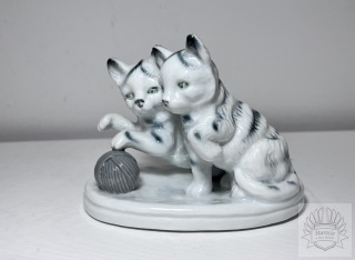 Figurka porcelanowa dwa koty z kłębkiem- Waldsassen Bareuther lata 20