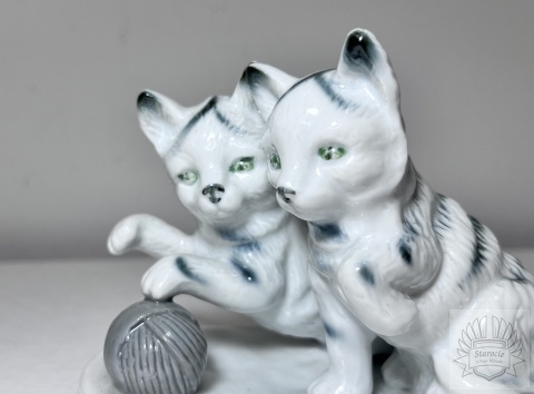 Figurka porcelanowa dwa koty z kłębkiem- Waldsassen Bareuther lata 20