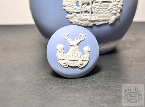Karafka Wedgwood Jasperware Blue dla Glenfiddich