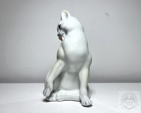 Figurka porcelanowa Kot biały - Karl Ens, XX w.