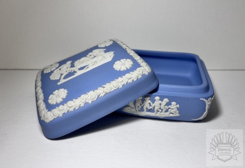 Puzderko szkatułka Wedgwood Blue Jasperware