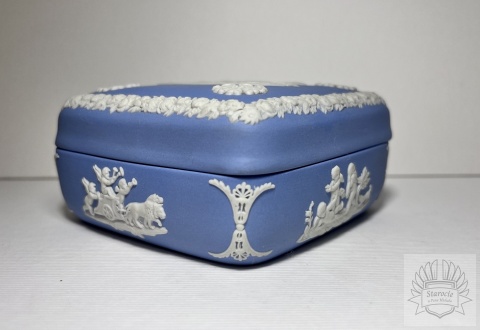 Puzderko szkatułka Wedgwood Blue Jasperware