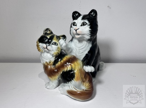 Figurka "Dwa koty" Karl Ens, pocz. XX w.