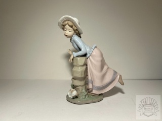Figurka "Dziewczyna z psem"- Nao Lladro Daisa