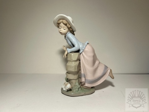 Figurka "Dziewczyna z psem"- Nao Lladro Daisa
