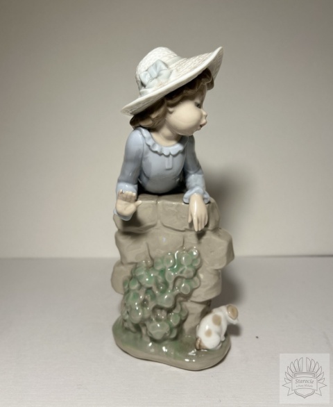 Figurka "Dziewczyna z psem"- Nao Lladro Daisa