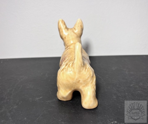 Figurka Sylvac pies rasa Terrier Szkocki