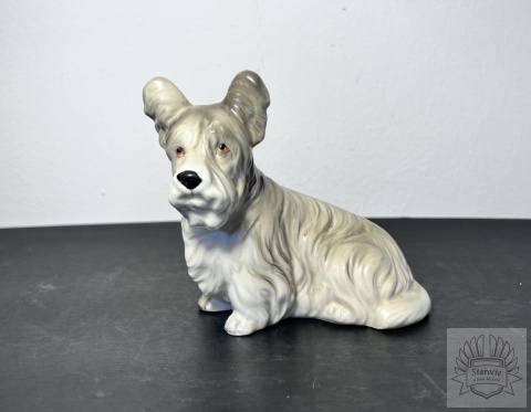 Figurka pies rasy Skye Terrier.