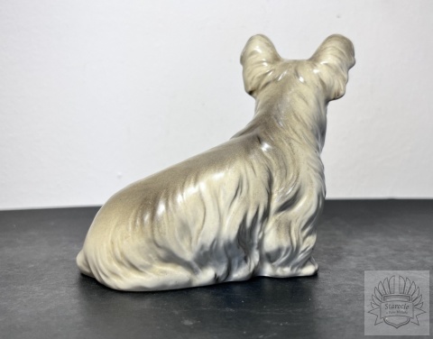 Figurka pies rasy Skye Terrier.