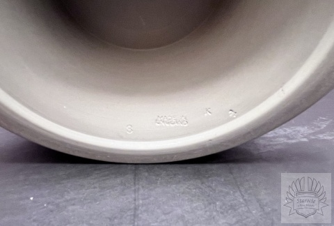 Patera na nodze Wedgwood "Jasperware Green"- biskwit
