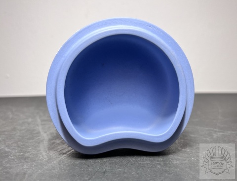 Puzderko szkatułka Wedgwood Blue Jasperware "Rydwan"
